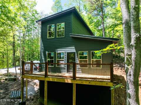 689 Country Oak Lane, La Follette, TN 37766