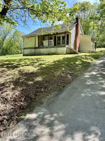 623 W Main St, Byrdstown, TN 38549