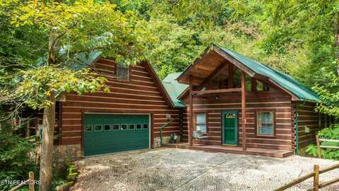 1669 Hidden Hills Rd, Gatlinburg, TN 37738