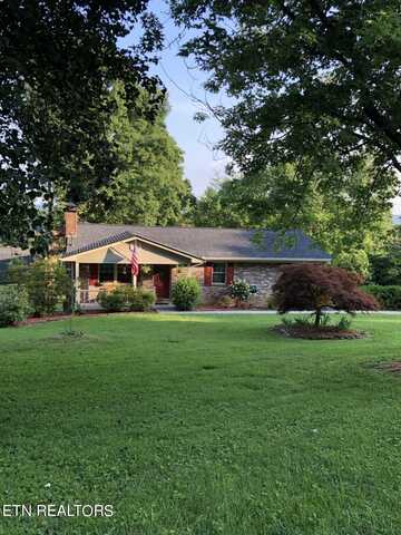 2651 Karenwood Drive, Maryville, TN 37804