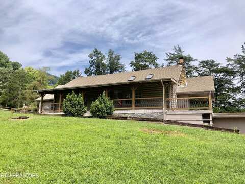 144 Log Home Lane, La Follette, TN 37766