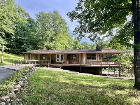 555 Lake Lane, New Tazewell, TN 37825