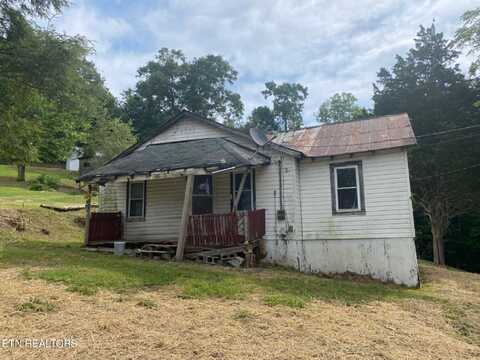 1333 Pinecrest Rd, Jacksboro, TN 37757