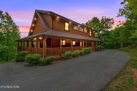 817 Big Bear Ridge Rd, Gatlinburg, TN 37738