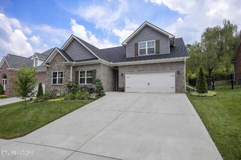 1053 Green Meadow Lane, Lenoir City, TN 37771