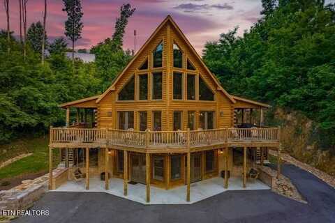 761 Village Loop Rd, Gatlinburg, TN 37738