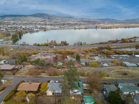 325 Lewis Street, Klamath Falls, OR 97601