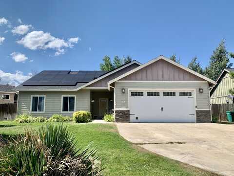 845 Lake Ridge Drive, Klamath Falls, OR 97601