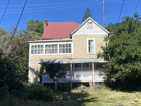 444 Riverside Drive, Klamath Falls, OR 97601