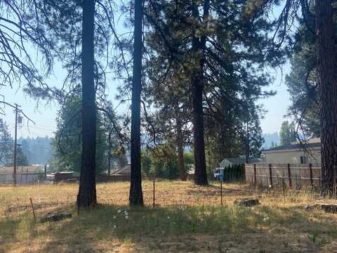 215 N Lalakes Avenue, Chiloquin, OR 97624