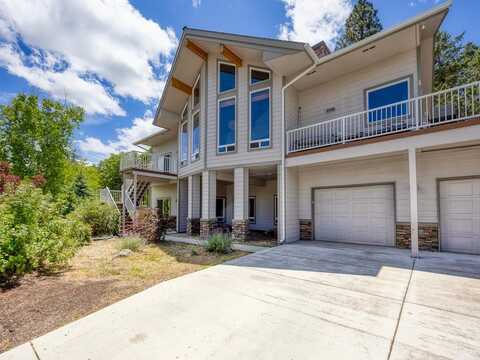 6908 Redstart Road, Klamath Falls, OR 97601