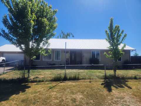 2513 Sari Drive, Klamath Falls, OR 97601