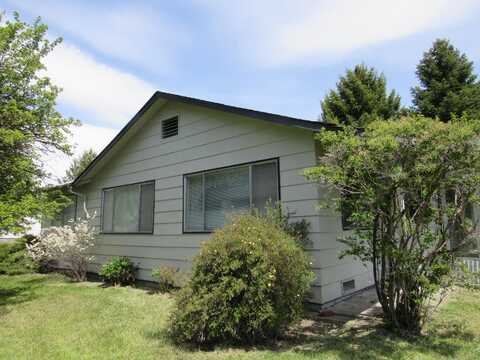 414 N Baker Avenue, Chiloquin, OR 97624