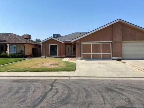 675 Vine Court, Lemoore, CA 93245