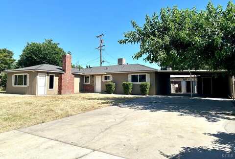 705 11th Street, Sanger, CA 93657