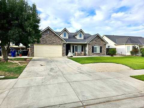 980 Fallen Leaf Drive, Lemoore, CA 93245