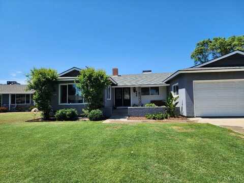 143 Byron Drive S, Lemoore, CA 93245