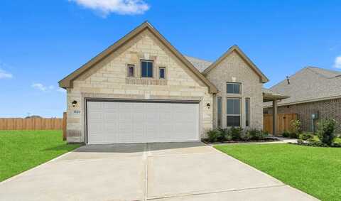 1935 Middle Pass Ln, Angleton, TX 77515