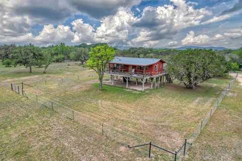 24 Weston Road, Leakey, TX 78873