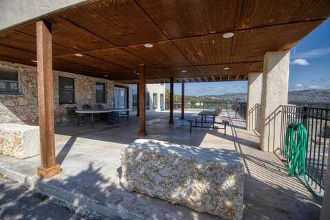 190 Bluebonnet Dr, Concan, TX 78838