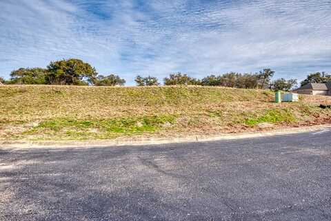 1902 N Chalet Circle, Kerrville, TX 78028