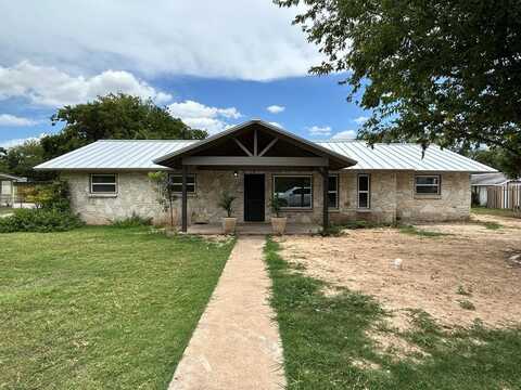 605 S Lewis Ave, Kerrville, TX 78028