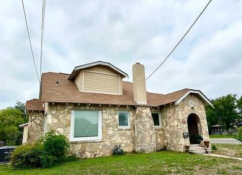 1229 Park St, Uvalde, TX 78801