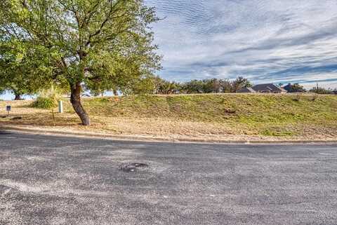 1906 N Chalet Circle, Kerrville, TX 78028