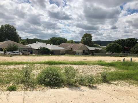 1813 N Chateau Lane, Kerrville, TX 78028