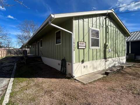 1520 Water St, Kerrville, TX 78028