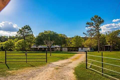 710 Chipman Lane, Bandera, TX 78003