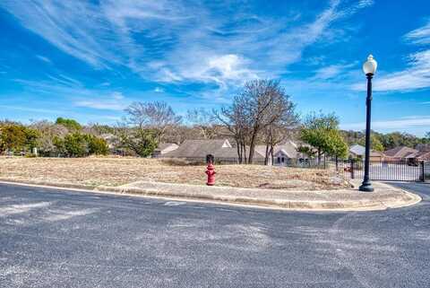 1603 N Valencia Dr, Kerrville, TX 78028