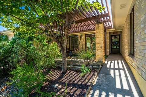 1311 Malibu Dr, Kerrville, TX 78028