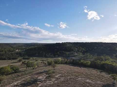 215 Oakhampton Trail, Ingram, TX 78025