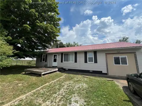 132 Blaine Lane, Gallipolis Ferry, WV 25515