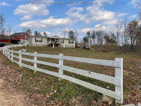 378 Pumpkin Ridge Road, Clay, WV 25164