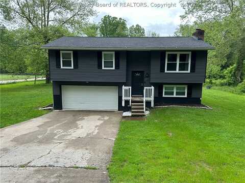 4442 Coal River Road, Alum Creek, WV 25003