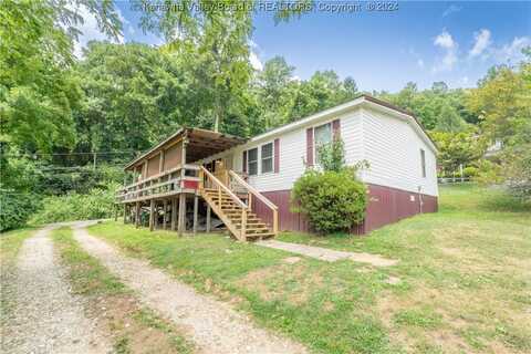 174 Courtney Drive, Ashford, WV 25009