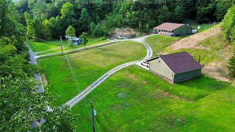 4270 Big Ugly Creek Road, Chapmanville, WV 25508