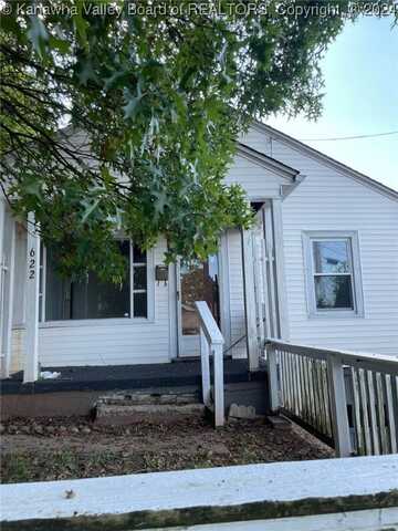 622 6th Street, Nitro, WV 25143