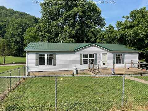 2306 Emmons Road, Alum Creek, WV 25003