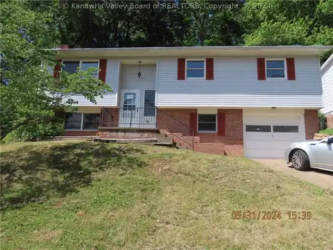 106 Azalea Drive, Elkview, WV 25071