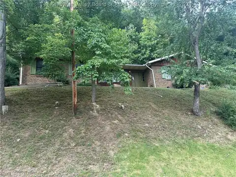 15 Woodland Drive, Madison, WV 25130