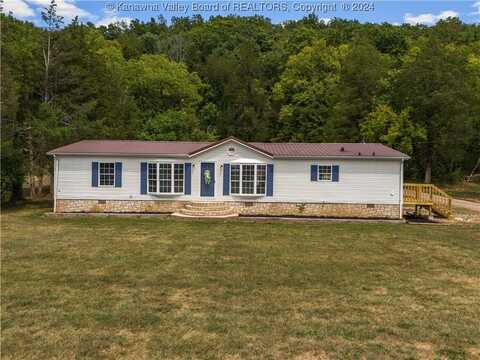 14654 Charleston Road, Red House, WV 25168