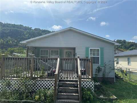 41 Garnett Avenue, Chapmanville, WV 25130