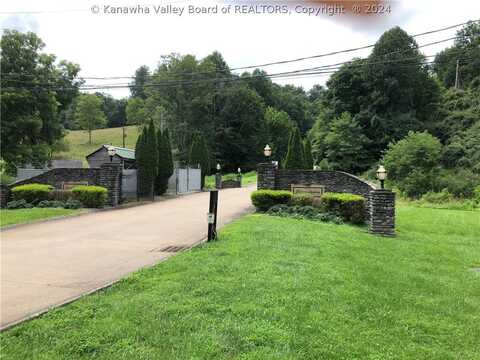 15 Delaware Drive, Hurricane, WV 25526