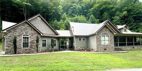 2299 Striker Fork Road, Chapmanville, WV 25508