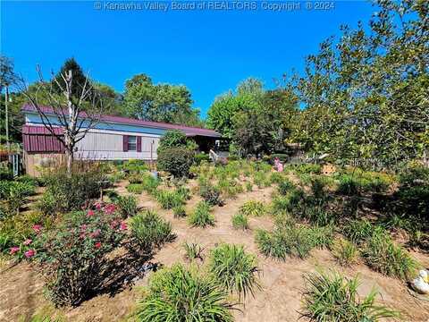 1049 Valley Drive, Apple Grove, WV 25502