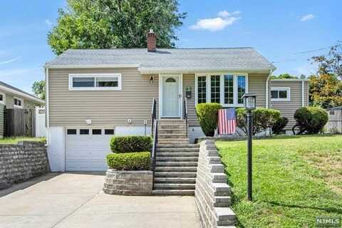 8 Lakeview Drive, Emerson, NJ 07630