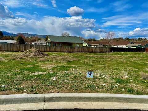 707 Petra Ct, Omak, WA 98841